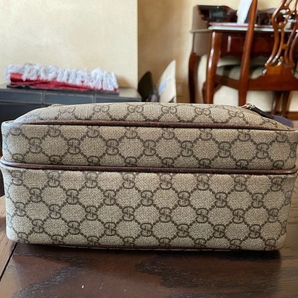 Vintage Gucci Crossbody - Picture 3 of 4